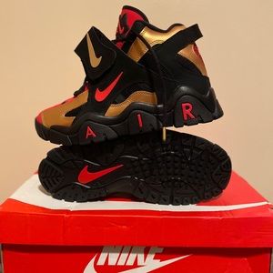 Nike Air Barrage Mid